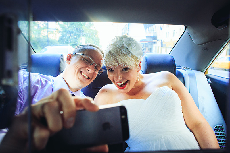 taxi wedding photos