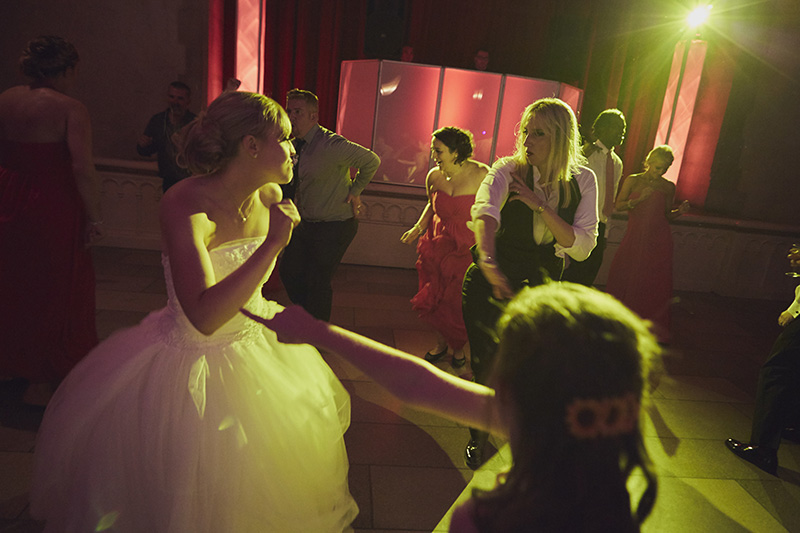 brides dancing