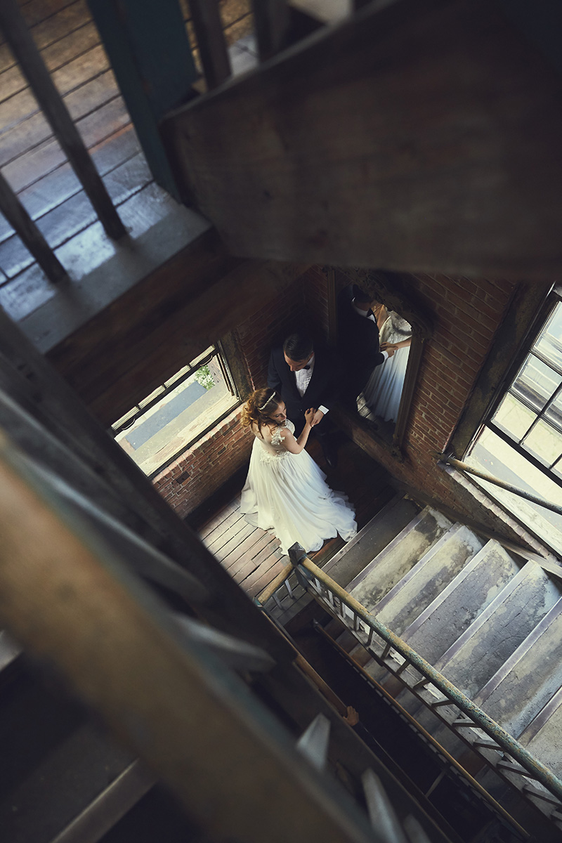 staircase wedding photos
