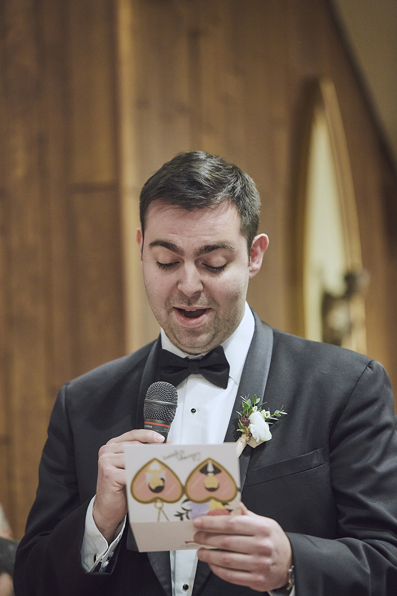 groom reading vows