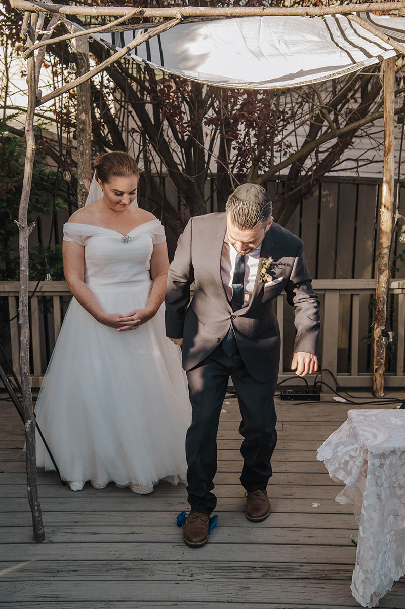 Jewish wedding ceremony traditions