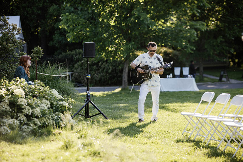 Guitar playing during wedding ceremony