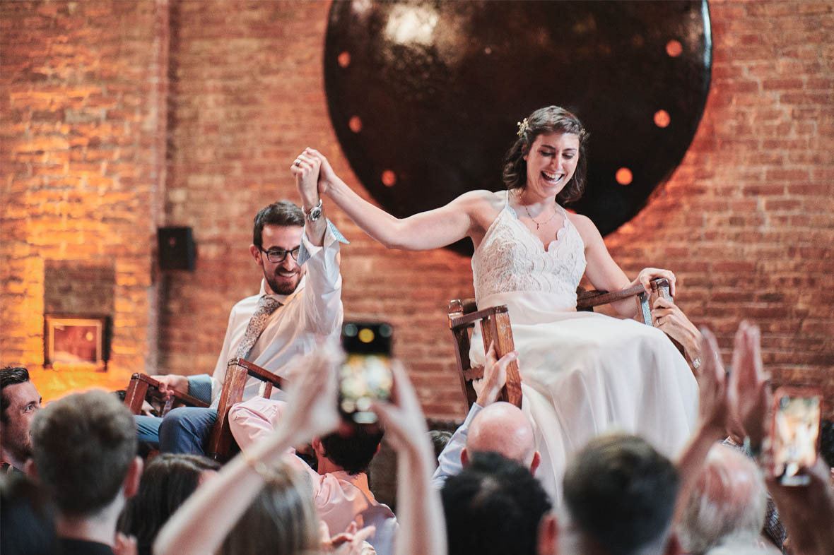 Jewish wedding reception traditions