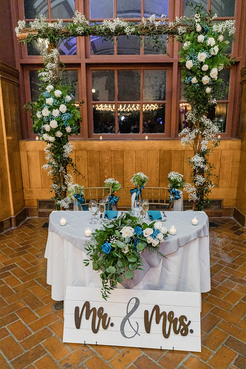 Wedding sweetheart table