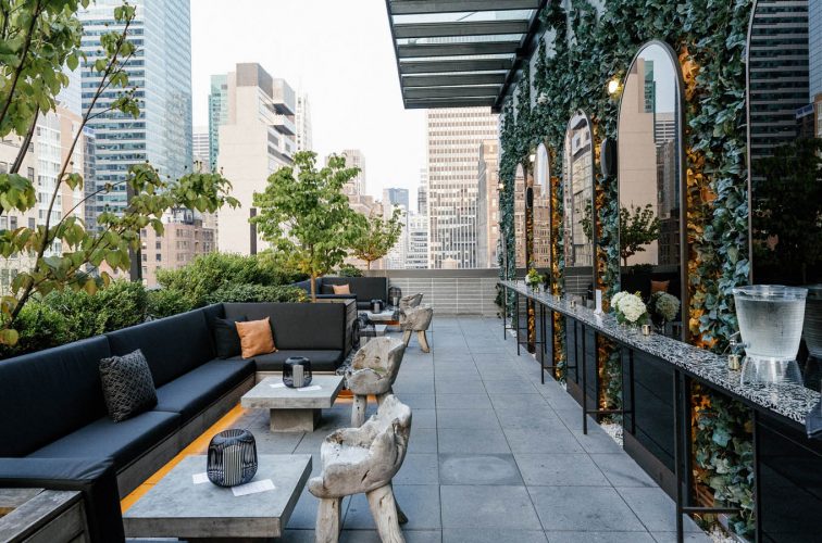 Castell Rooftop Lounge